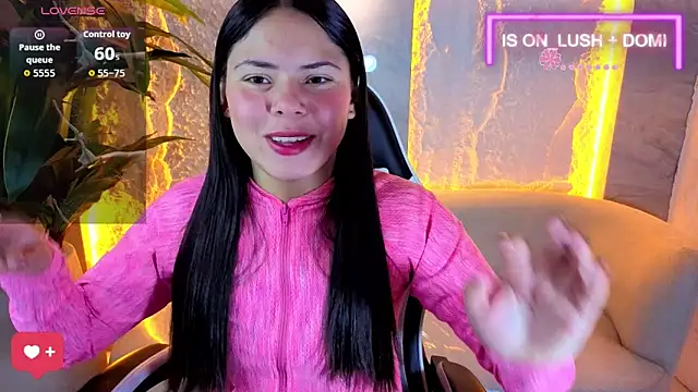 Snapshot of Polly_Tx chatting on February 2026 02:54:01 AM Polly Tx online show from February 2026 02:54:01 AM