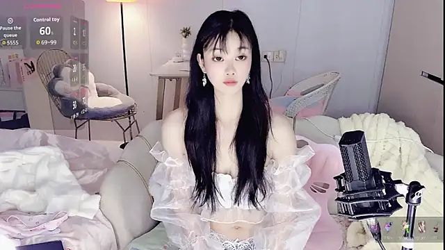 Snapshot of Coral_888 chatting on December 2025 02:17:02 AM Coral 888 online show from December 2025 02:17:02 AM