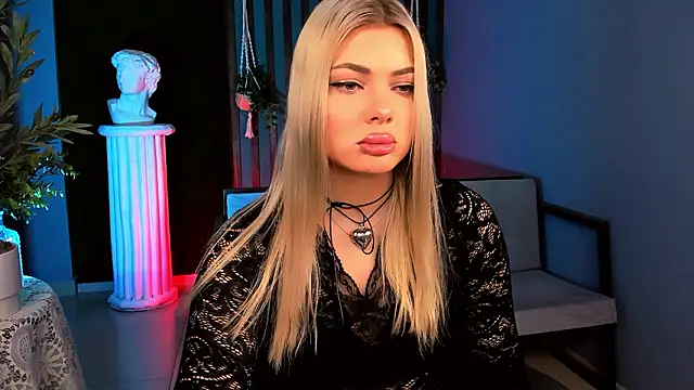 Snapshot of HyileyClark chatting on February 2026 09:13:02 AM HyileyClark online show from February 2026 09:13:02 AM