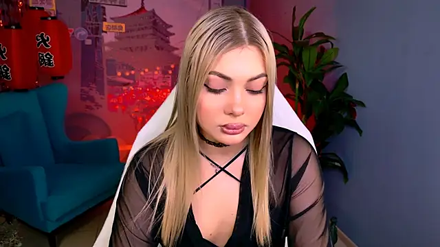 Snapshot of HyileyClark chatting on February 2026 08:15:02 AM HyileyClark online show from February 2026 08:15:02 AM