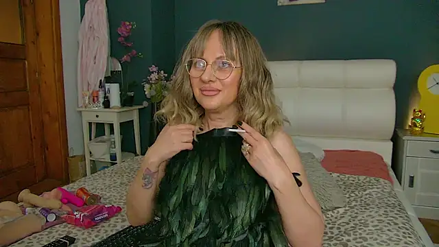 Cougar Milff online show from May 2026 07:55:02 PM