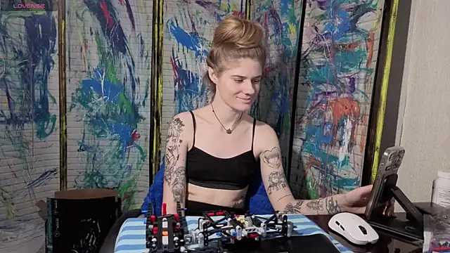 Adell Love online show from May 2026 01:19:01 PM