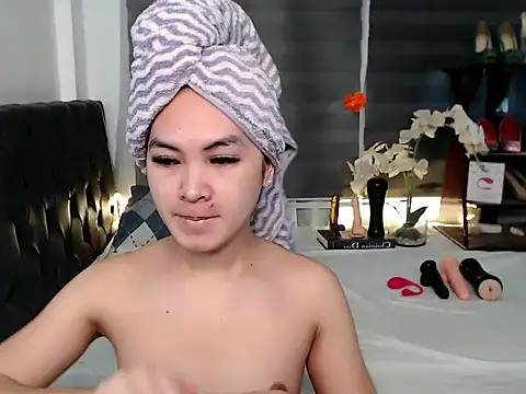 Snapshot of sylvannia_cumslut chatting on January 2026 07:13:01 AM sylvannia cumslut online show from January 2026 07:13:01 AM