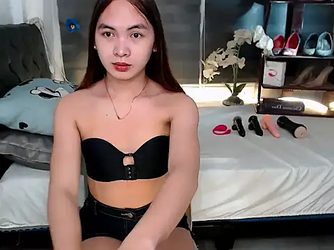 Snapshot of sylvannia_cumslut chatting on February 2026 04:24:02 PM sylvannia cumslut online show from February 2026 04:24:02 PM