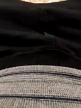 erdestruttor18 online show from December 2025 07:09:01 PM