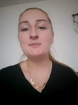 Snapshot of dixielarys chatting on December 2025 12:35:02 PM dixielarys online show from December 2025 12:35:02 PM