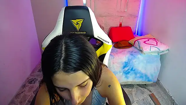 Snapshot of Little_bubu chatting on February 2026 08:18:01 PM Little bubu online show from February 2026 08:18:01 PM