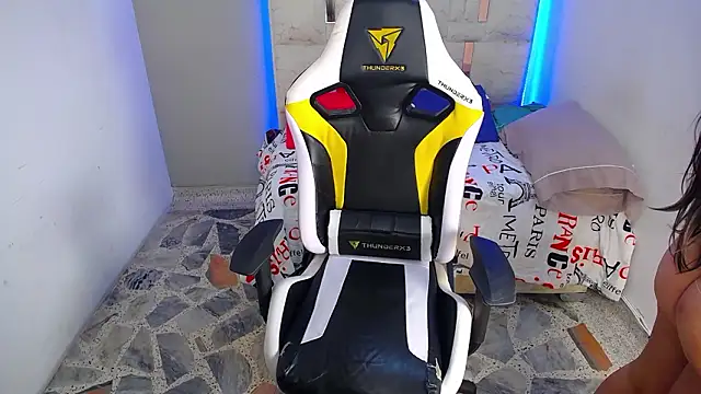 Snapshot of Little_bubu chatting on February 2026 08:02:01 PM Little bubu online show from February 2026 08:02:01 PM