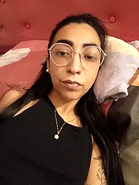 Snapshot of Yani-14 chatting on February 2026 02:52:02 AM Yani-14 online show from February 2026 02:52:02 AM