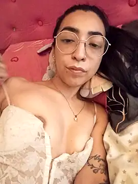 Snapshot of Yani-14 chatting on February 2026 07:06:01 AM Yani-14 online show from February 2026 07:06:01 AM