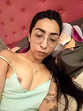 Snapshot of Yani-14 chatting on February 2026 01:49:01 AM Yani-14 online show from February 2026 01:49:01 AM