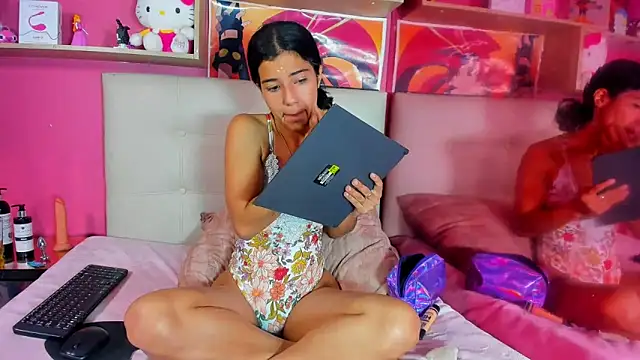 Snapshot of peachrouge chatting on February 2026 03:49:02 PM peachrouge online show from February 2026 03:49:02 PM