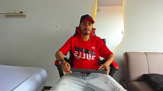 Snapshot of MatthewCullen chatting on January 2026 06:00:02 PM MatthewCullen online show from January 2026 06:00:02 PM