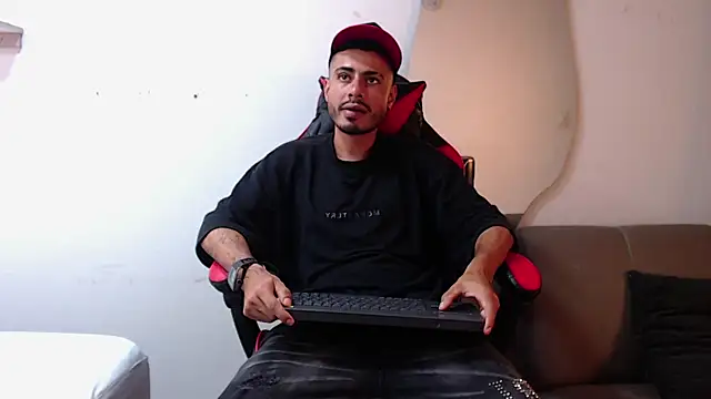 Snapshot of MatthewCullen chatting on January 2026 11:54:02 PM MatthewCullen online show from January 2026 11:54:02 PM