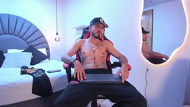 Snapshot of MatthewCullen chatting on February 2026 09:54:02 AM MatthewCullen online show from February 2026 09:54:02 AM