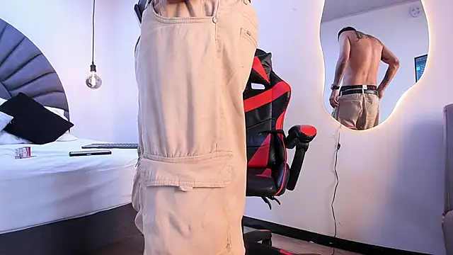 Snapshot of MatthewCullen chatting on February 2026 10:00:02 PM MatthewCullen online show from February 2026 10:00:02 PM