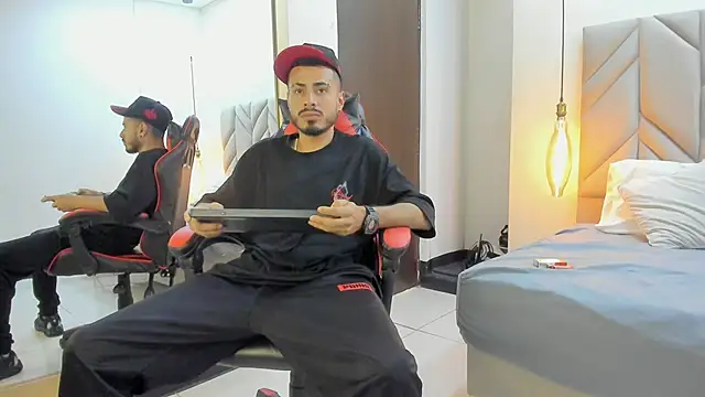 Snapshot of MatthewCullen chatting on February 2026 07:44:02 PM MatthewCullen online show from February 2026 07:44:02 PM