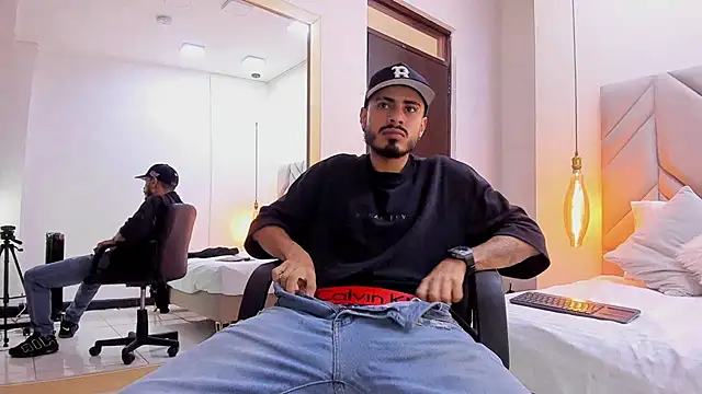 Snapshot of MatthewCullen chatting on February 2026 06:39:02 PM MatthewCullen online show from February 2026 06:39:02 PM