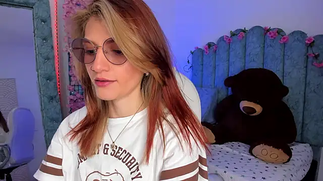 Snapshot of Ash_20_ chatting on November 2025 02:09:02 PM Ash 20 online show from November 2025 02:09:02 PM