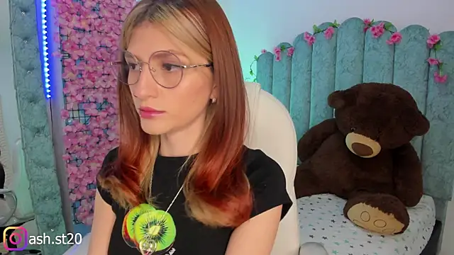 Snapshot of Ash_20_ chatting on December 2025 03:19:01 PM Ash 20 online show from December 2025 03:19:01 PM