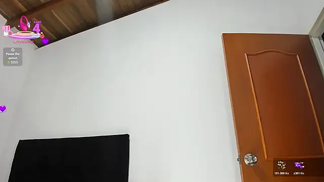 NahomiiAcosta online show from December 2025 01:33:02 AM