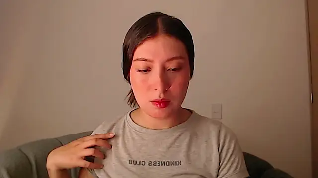 Snapshot of -Ivonny- chatting on December 2025 10:06:01 PM -Ivonny- online show from December 2025 10:06:01 PM