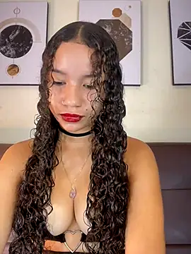 Snapshot of ZoeyFierce chatting on December 2025 02:03:01 PM ZoeyFierce online show from December 2025 02:03:01 PM