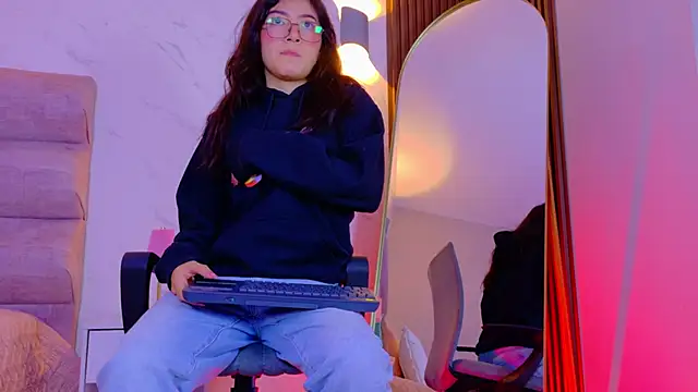 Snapshot of Mia_Cullen chatting on February 2026 11:48:01 AM Mia Cullen online show from February 2026 11:48:01 AM