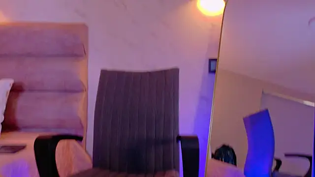 Snapshot of Mia_Cullen chatting on February 2026 12:33:02 PM Mia Cullen online show from February 2026 12:33:02 PM