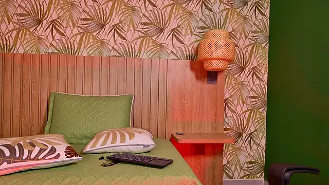 Snapshot of Mia_Cullen chatting on February 2026 11:42:01 AM Mia Cullen online show from February 2026 11:42:01 AM