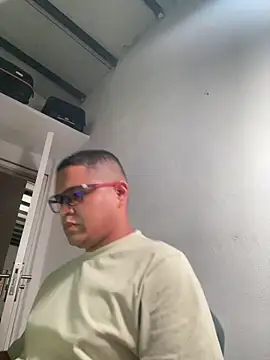 AJFIXXX online show from May 2026 10:39:01 PM