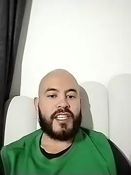 Snapshot of Duglass_tomson chatting on November 2025 09:06:01 PM Duglass tomson online show from November 2025 09:06:01 PM