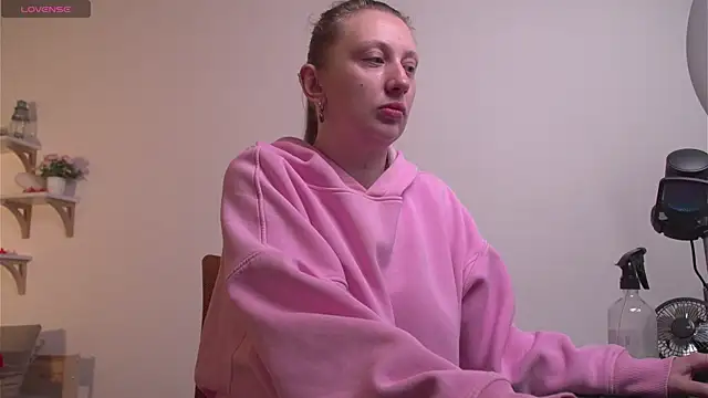 Helga vibe online show from June 2026 01:21:01 PM