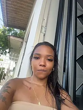 Snapshot of caro_ebony chatting on May 2026 10:06:02 PM caro ebony online show from May 2026 10:06:02 PM