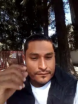 Snapshot of cristian112090 chatting on December 2025 05:42:01 PM cristian112090 online show from December 2025 05:42:01 PM