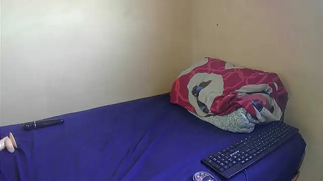 Snapshot of SexyZuluBarbie chatting on December 2025 06:50:01 AM SexyZuluBarbie online show from December 2025 06:50:01 AM