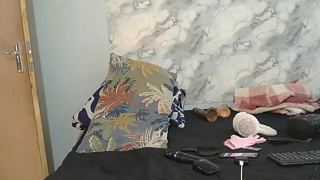 SexyZuluBarbie online show from June 2026 12:18:01 PM