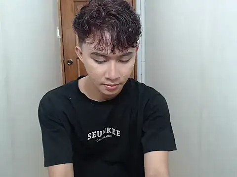 Snapshot of asiantwink0000 chatting on January 2026 09:13:01 AM asiantwink0000 online show from January 2026 09:13:01 AM