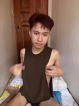 Snapshot of asiantwink0000 chatting on February 2026 01:37:02 AM asiantwink0000 online show from February 2026 01:37:02 AM