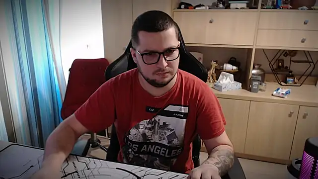 Snapshot of kevinnlovelly chatting on December 2025 11:58:02 AM kevinnlovelly online show from December 2025 11:58:02 AM