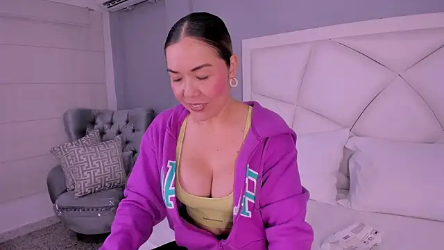 Snapshot of AnnaJaimes chatting on February 2026 11:34:02 PM AnnaJaimes online show from February 2026 11:34:02 PM