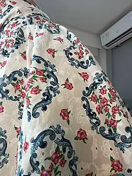 AnnaJaimes online show from July 2026 08:28:02 PM