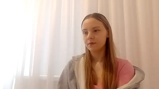 Snapshot of CrackShirker chatting on February 2026 07:19:01 AM CrackShirker online show from February 2026 07:19:01 AM