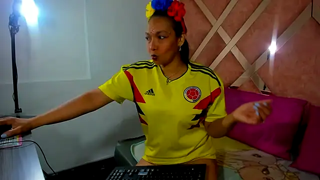 Valeria gil  online show from June 2026 03:54:01 PM
