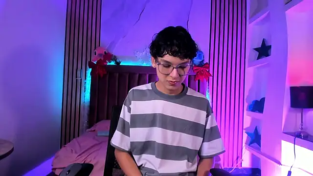 Snapshot of SthepanodiMonaco chatting on December 2025 07:53:02 PM SthepanodiMonaco online show from December 2025 07:53:02 PM