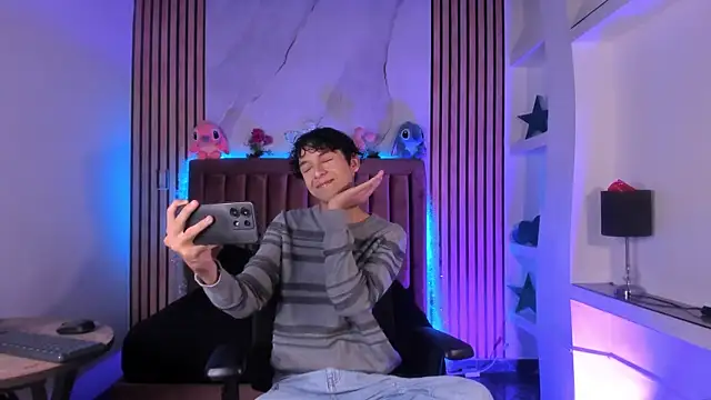 Snapshot of SthepanodiMonaco chatting on January 2026 07:19:01 PM SthepanodiMonaco online show from January 2026 07:19:01 PM