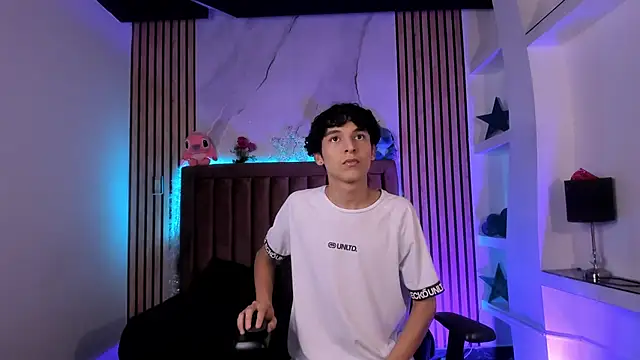 Snapshot of SthepanodiMonaco chatting on January 2026 10:25:01 PM SthepanodiMonaco online show from January 2026 10:25:01 PM