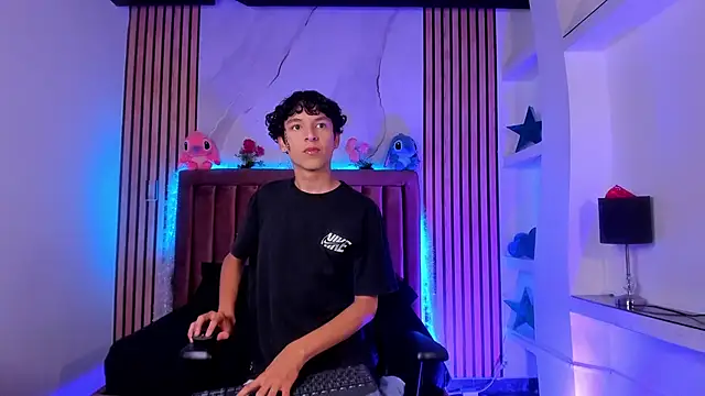 Snapshot of SthepanodiMonaco chatting on January 2026 10:02:01 PM SthepanodiMonaco online show from January 2026 10:02:01 PM