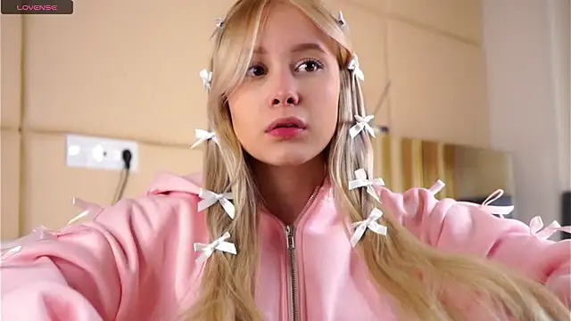 AunclreaVache online show from February 2026 04:34:02 AM