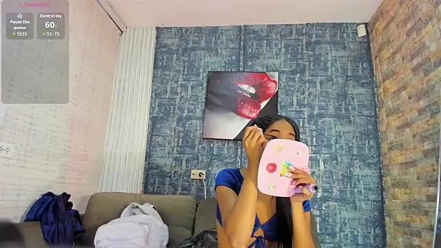 Snapshot of Brizza_H033 chatting on December 2025 08:39:02 PM Brizza H033 online show from December 2025 08:39:02 PM